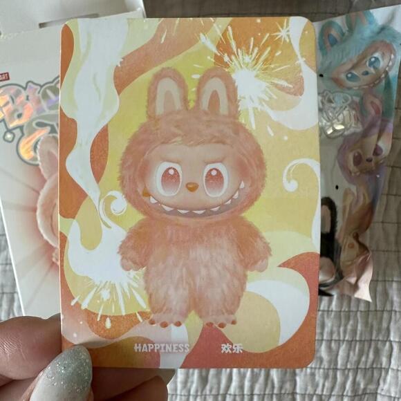 Pop Mart THE MONSTERS Big into Energy Vinyl Plush Pendant Confirmed Happiness - Picture 3 of 7